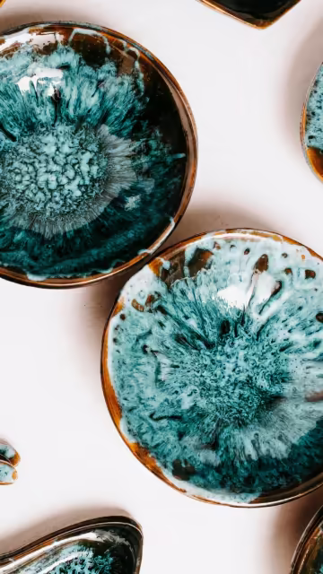 Handmade bowls with crystal glaze pattern.